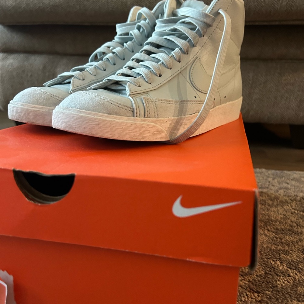 NEW NIKE BLAZERS